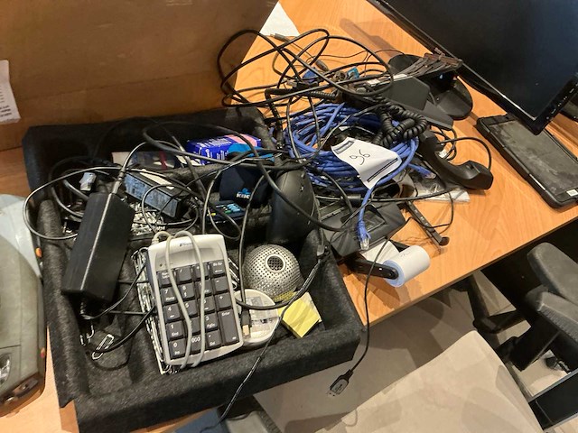 Partij divers it materiaal - afbeelding 2 van  4