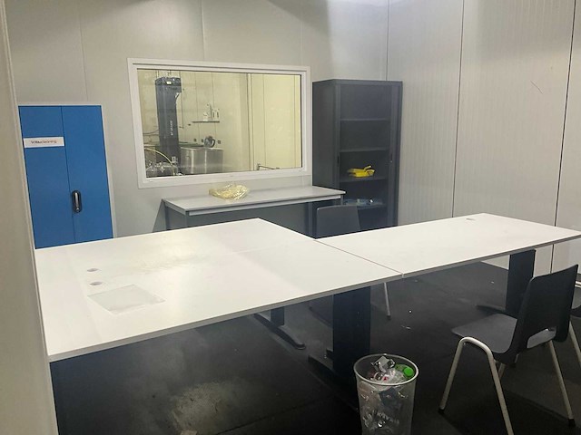 Partij divers kantoormeubilair - afbeelding 1 van  14