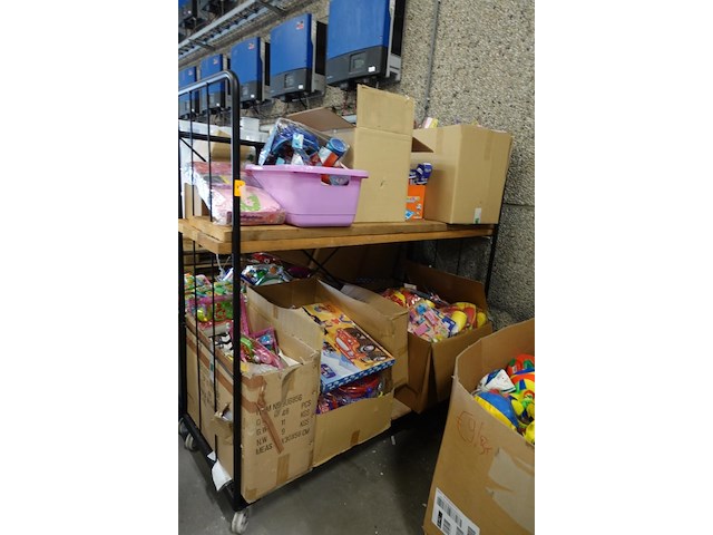 Partij divers kinderspeelgoed - afbeelding 1 van  7