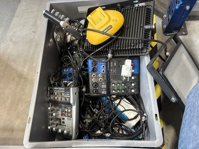 Partij divers licht- en audiomateriaal - afbeelding 10 van  15