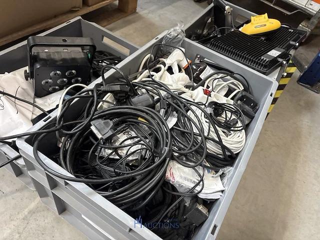 Partij divers licht- en audiomateriaal - afbeelding 13 van  15