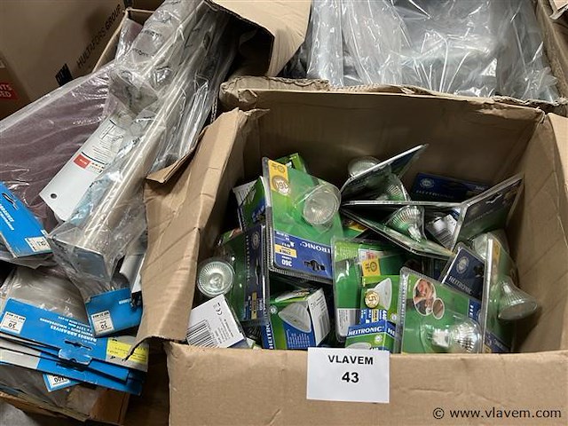 Partij divers materiaal - afbeelding 1 van  5
