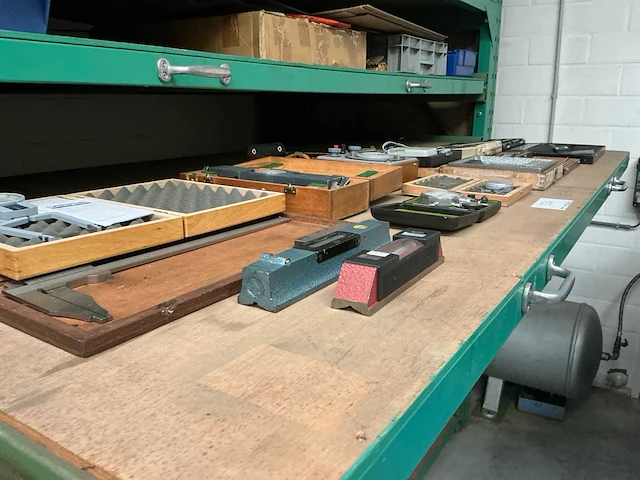 Partij divers meetgereedschap - afbeelding 1 van  8