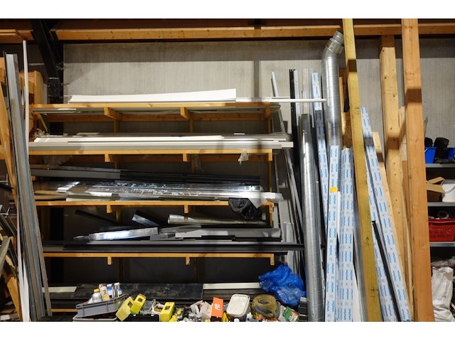 Partij divers metaal/zinken toebehoren - afbeelding 1 van  6