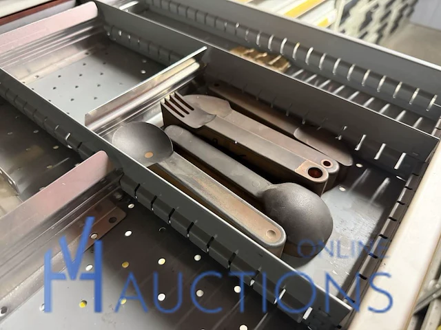 Partij divers metalen, filters en handschoenen ansell - afbeelding 1 van  21