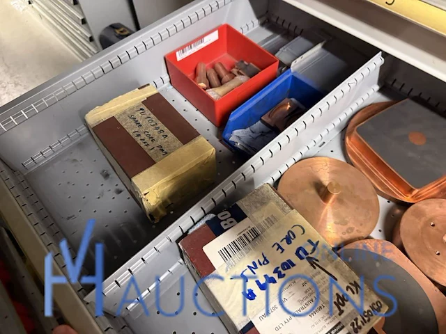 Partij divers metalen, filters en handschoenen ansell - afbeelding 15 van  21
