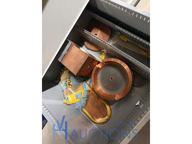 Partij divers metalen, filters en handschoenen ansell - afbeelding 17 van  21