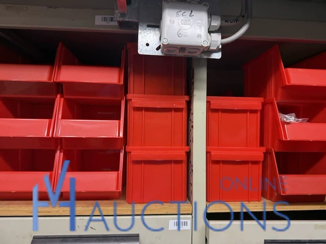Partij divers metalen, filters en handschoenen ansell - afbeelding 21 van  21