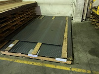 Partij divers metalen plaatmateriaal - afbeelding 1 van  7