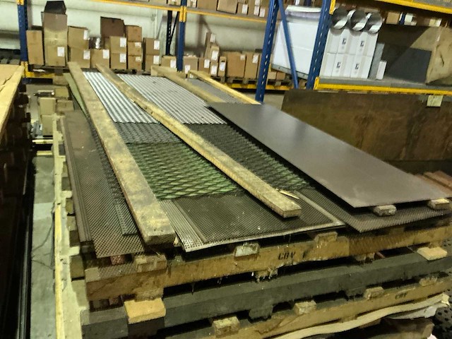 Partij divers metalen plaatmateriaal - afbeelding 6 van  6