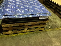 Partij divers metalen plaatmateriaalrestanten - afbeelding 4 van  5