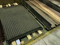 Partij divers metalen plaatmateriaalrestanten - afbeelding 2 van  9