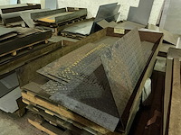 Partij divers metalen plaatmateriaalrestanten - afbeelding 3 van  7