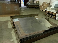 Partij divers metalen plaatmateriaalrestanten - afbeelding 7 van  7