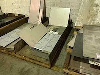 Partij divers metalen plaatmateriaalrestanten - afbeelding 3 van  7
