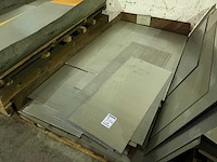 Partij divers metalen plaatmateriaalrestanten - afbeelding 2 van  7