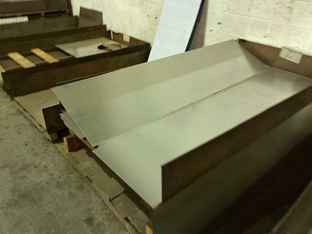 Partij divers metalen plaatmateriaalrestanten - afbeelding 5 van  7