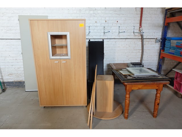 Partij divers meubilair - afbeelding 1 van  14