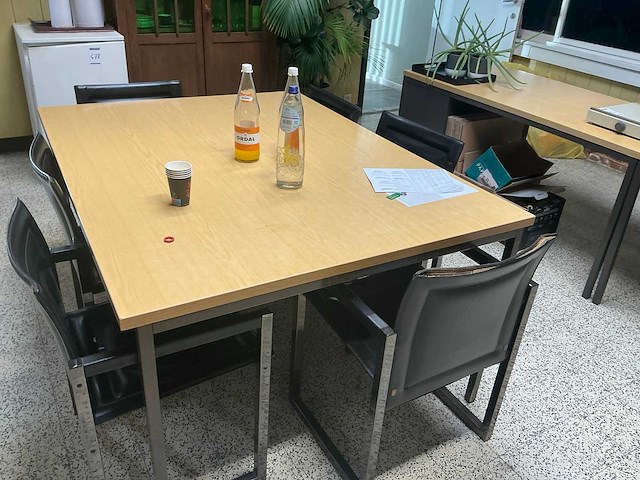 Partij divers meubilair - afbeelding 2 van  9