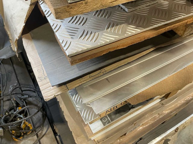 Partij divers plaatmateriaal - afbeelding 4 van  7