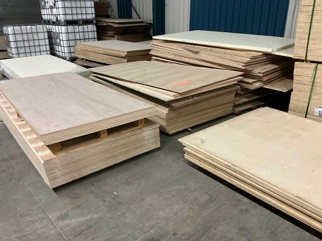 Partij divers plaatmateriaal - afbeelding 1 van  11