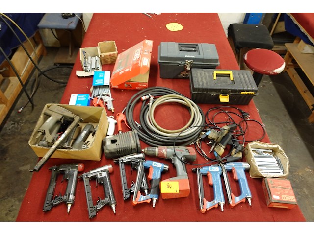 Partij divers pneumatisch gereedschap + handgereedschap - afbeelding 1 van  10