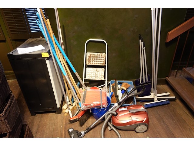 Partij divers poetsgerief - afbeelding 1 van  6