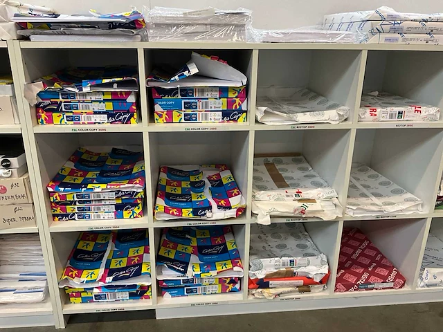 Partij divers printmateriaal - afbeelding 8 van  52