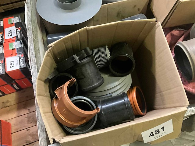 Partij divers pvc - afbeelding 1 van  7