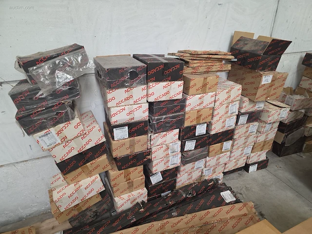 Partij divers ramen en deurbeslag accado - afbeelding 7 van  13