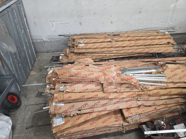 Partij divers ramen en deurbeslag accado - afbeelding 13 van  13