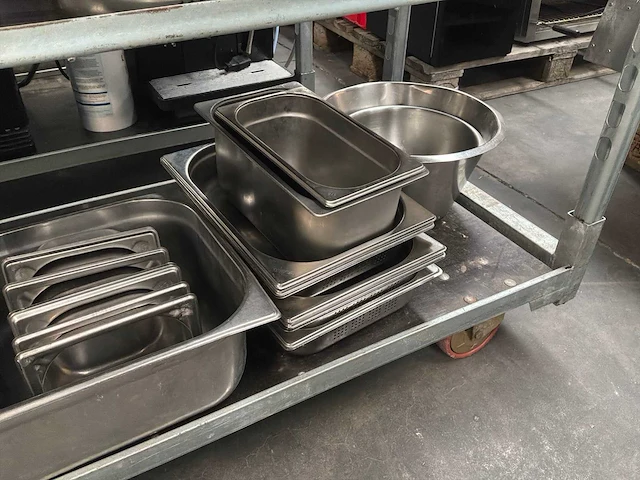 Partij divers rvs keukenmateriaal - afbeelding 7 van  12