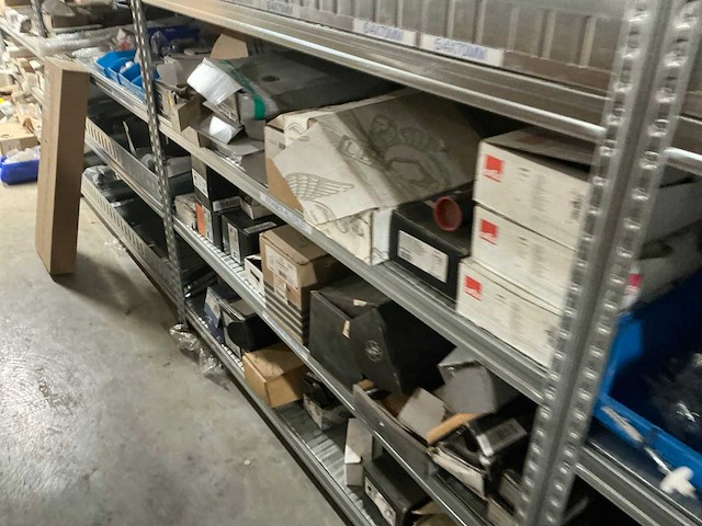 Partij divers sanitair installatiemateriaal - afbeelding 16 van  17