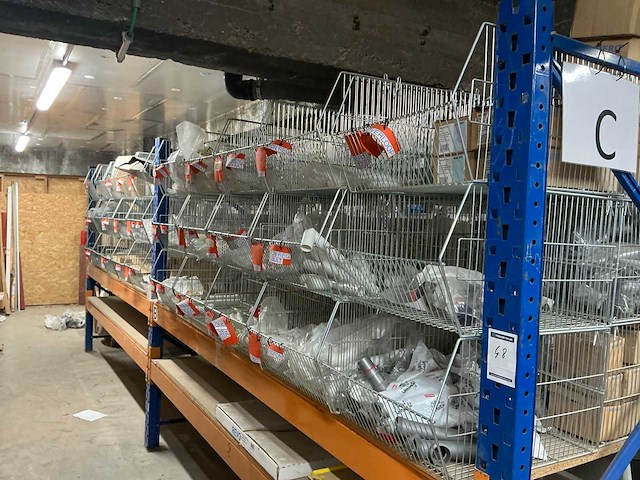 Partij divers sanitair installatiemateriaal - afbeelding 1 van  22
