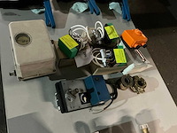 Partij divers sanitair-technische installatiemateriaal