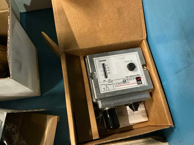 Partij divers sanitair-technische installatiemateriaal - afbeelding 5 van  10
