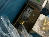 Partij divers sanitair-technische installatiemateriaal - afbeelding 7 van  10