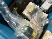 Partij divers sanitair-technische installatiemateriaal - afbeelding 9 van  10