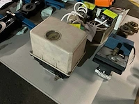 Partij divers sanitair-technische installatiemateriaal - afbeelding 6 van  6