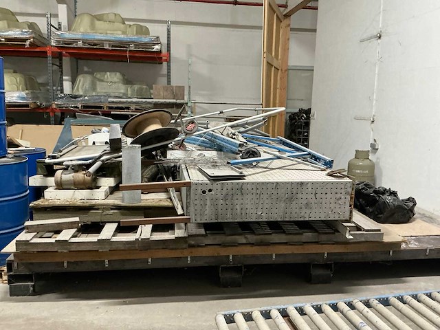 Partij divers schroot - afbeelding 2 van  3