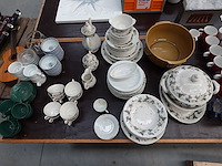 Partij divers servies en decoratie - afbeelding 1 van  9