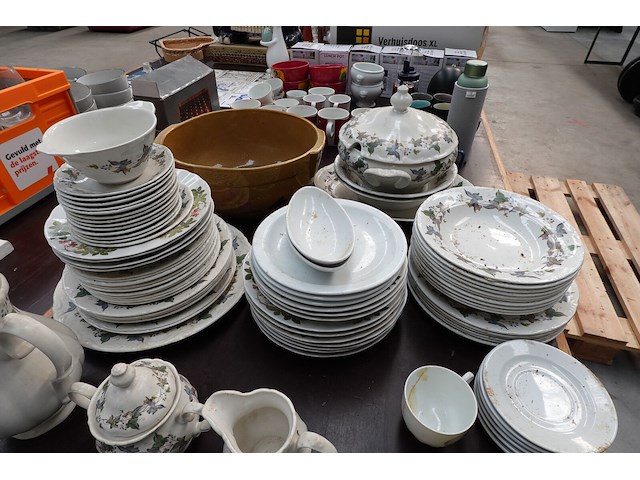 Partij divers servies en decoratie - afbeelding 3 van  9