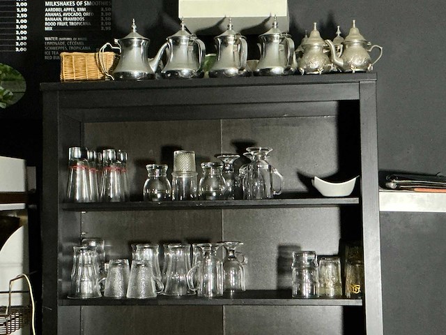 Partij divers servies en glazen - afbeelding 1 van  3