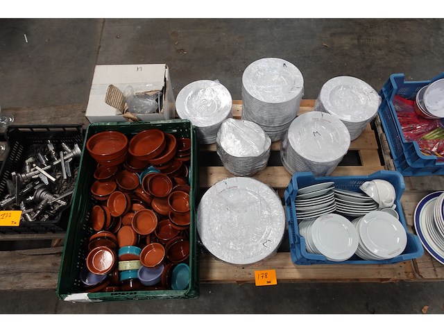 Partij divers servies - afbeelding 1 van  11