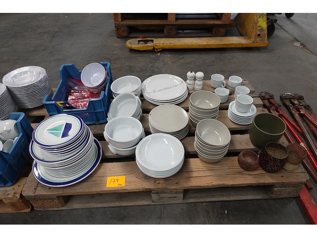 Partij divers servies - afbeelding 1 van  7