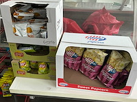 Partij divers snoepgoed en chips - afbeelding 8 van  9