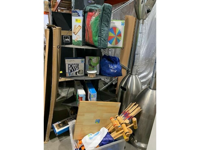 Partij divers speelgoed - afbeelding 1 van  5