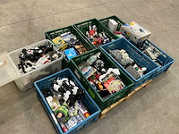 Partij divers speelgoed - afbeelding 1 van  8