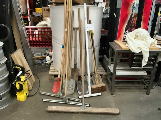 Partij divers steelgereedschap - afbeelding 1 van  2