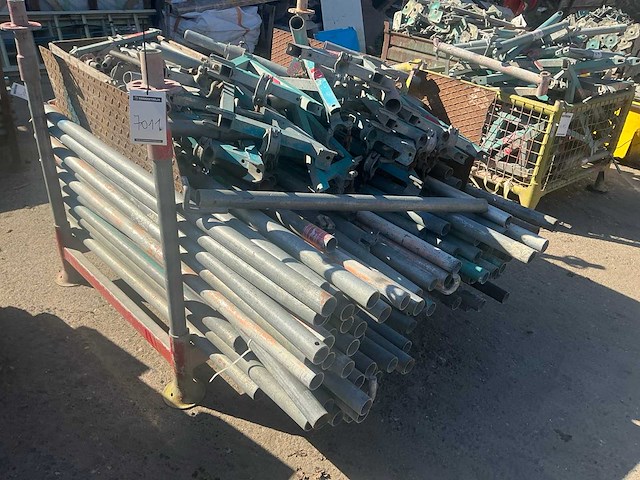 Partij divers steigermateriaal - afbeelding 1 van  3